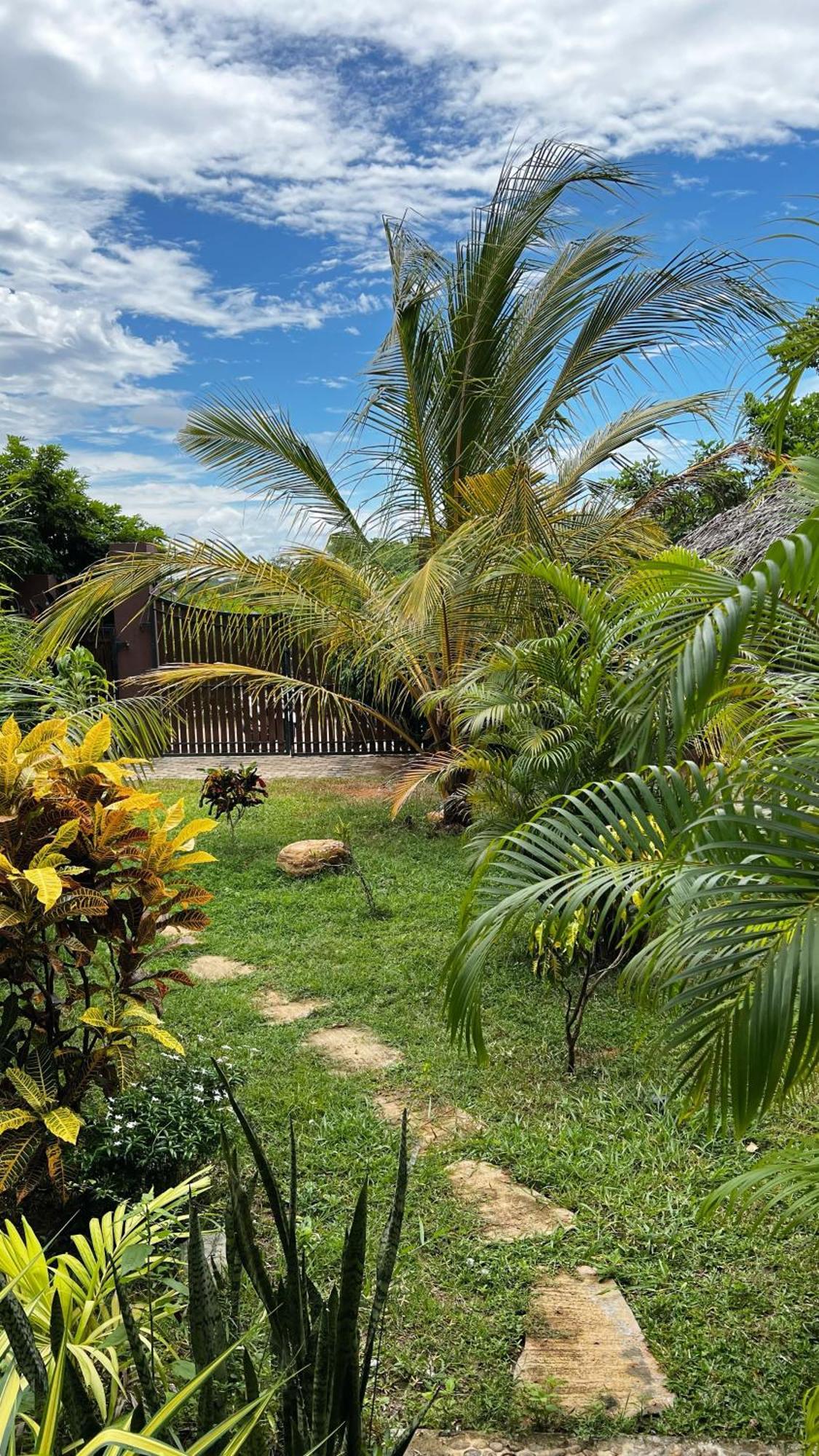 The Lookout Lodge Tangalle Esterno foto